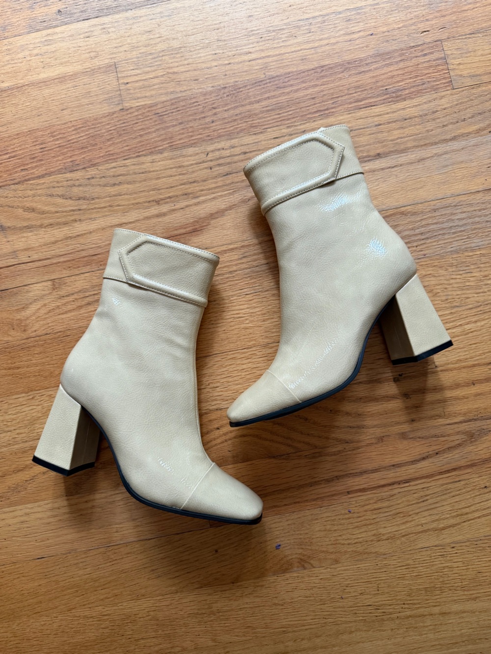 NWOB bibi Lou heeled boots